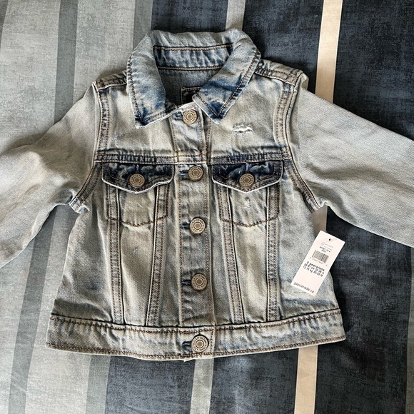 BNWT Gap Denim Jacket - Picture 1 of 2